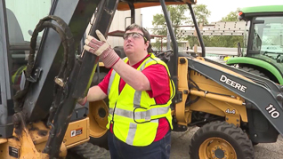 Excavator Safety: Operating And Spotting For Excavators thumbnails on a slider
