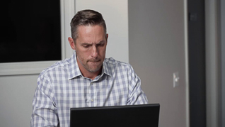 Managing Former Peers thumbnails on a slider