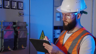 Understanding NFPA 70E: Electrical Safety Programs In Industrial Environments thumbnails on a slider